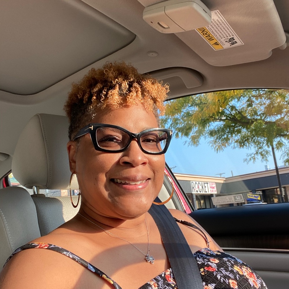 Meet your Posher, Stephania